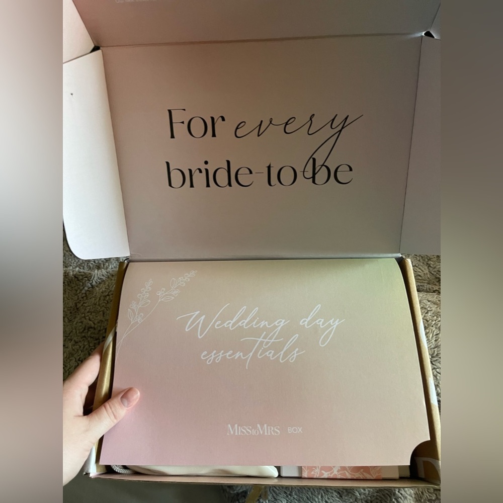 Wedding Day Essentials | Miss to Mrs